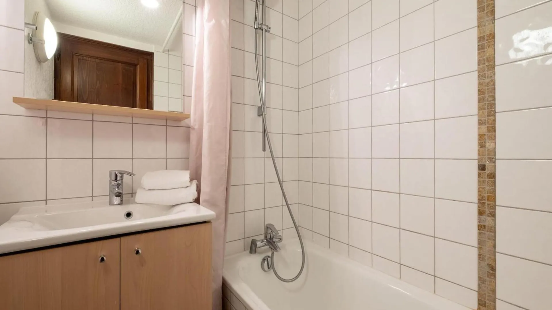 Nice Apartment With Balcony Megeve